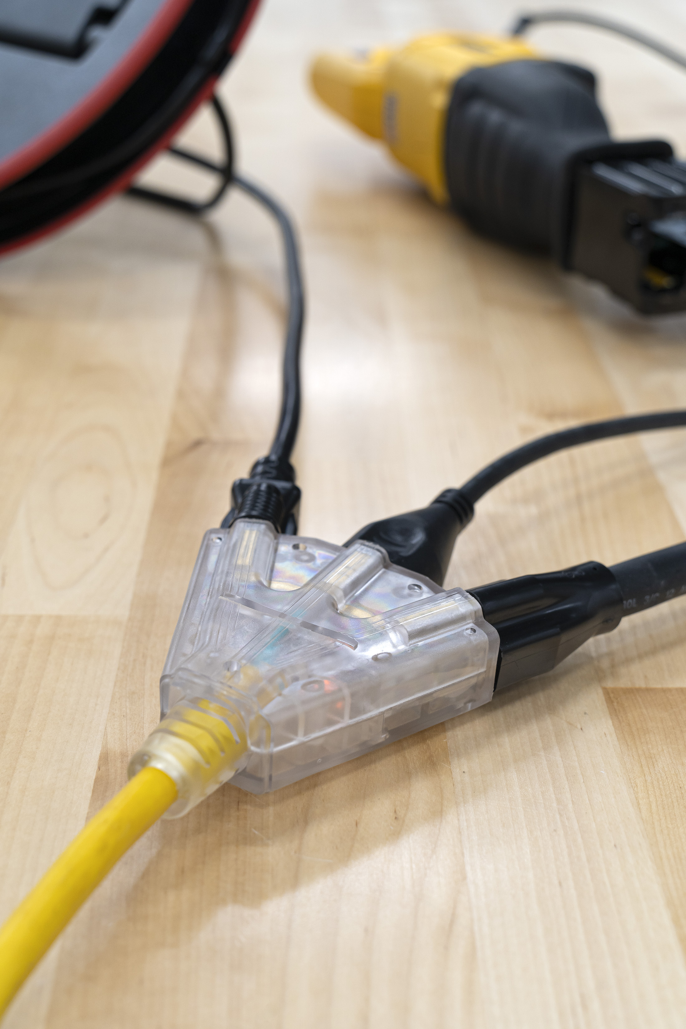 Extension Cord 100ft SJTW Yellow 12/3 Lighted End Triple Tap