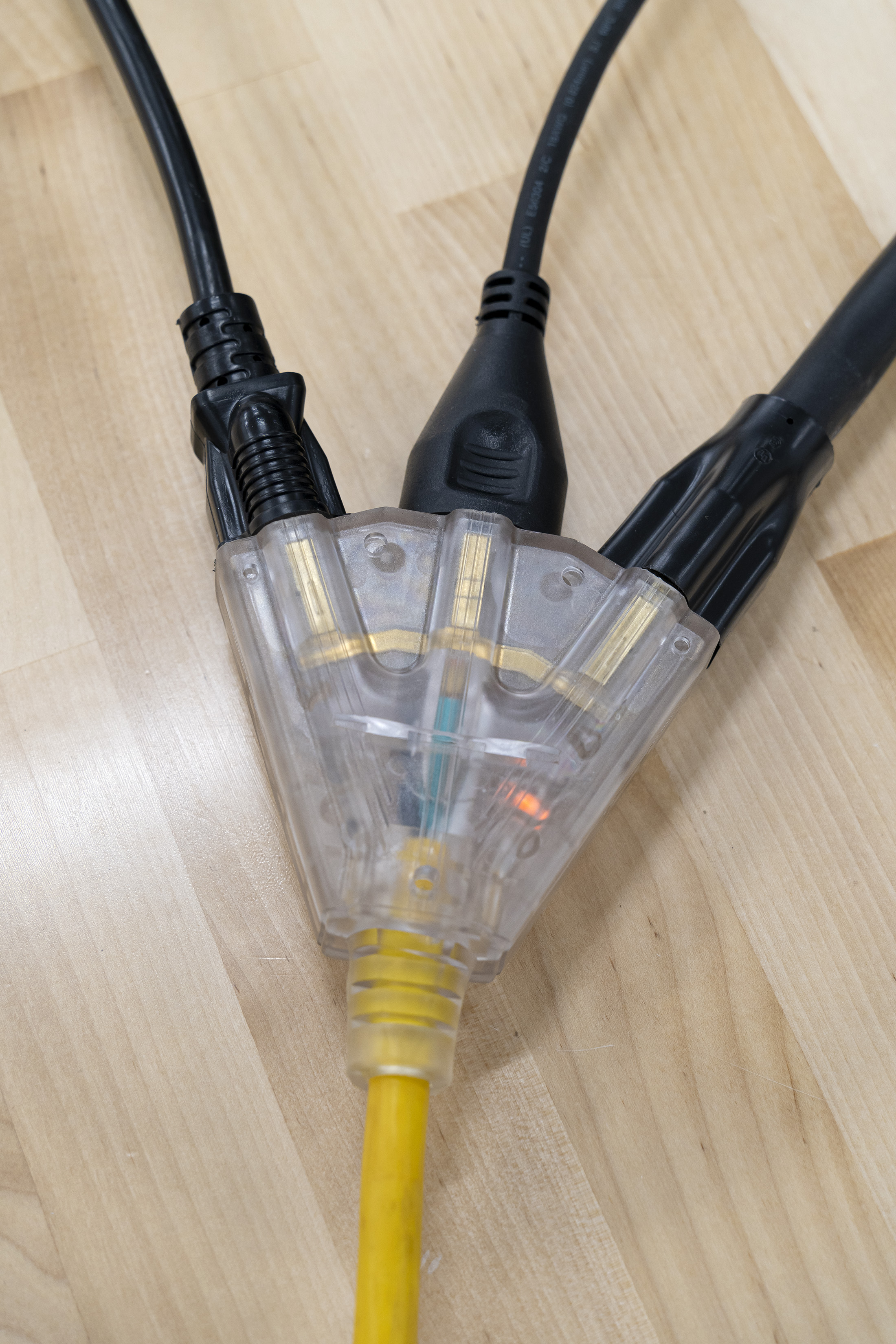 Extension Cord 100ft SJTW Yellow 12/3 Lighted End Triple Tap Extension Cord 100ft SJTW Yellow 12/3 Lighted End Triple Tap