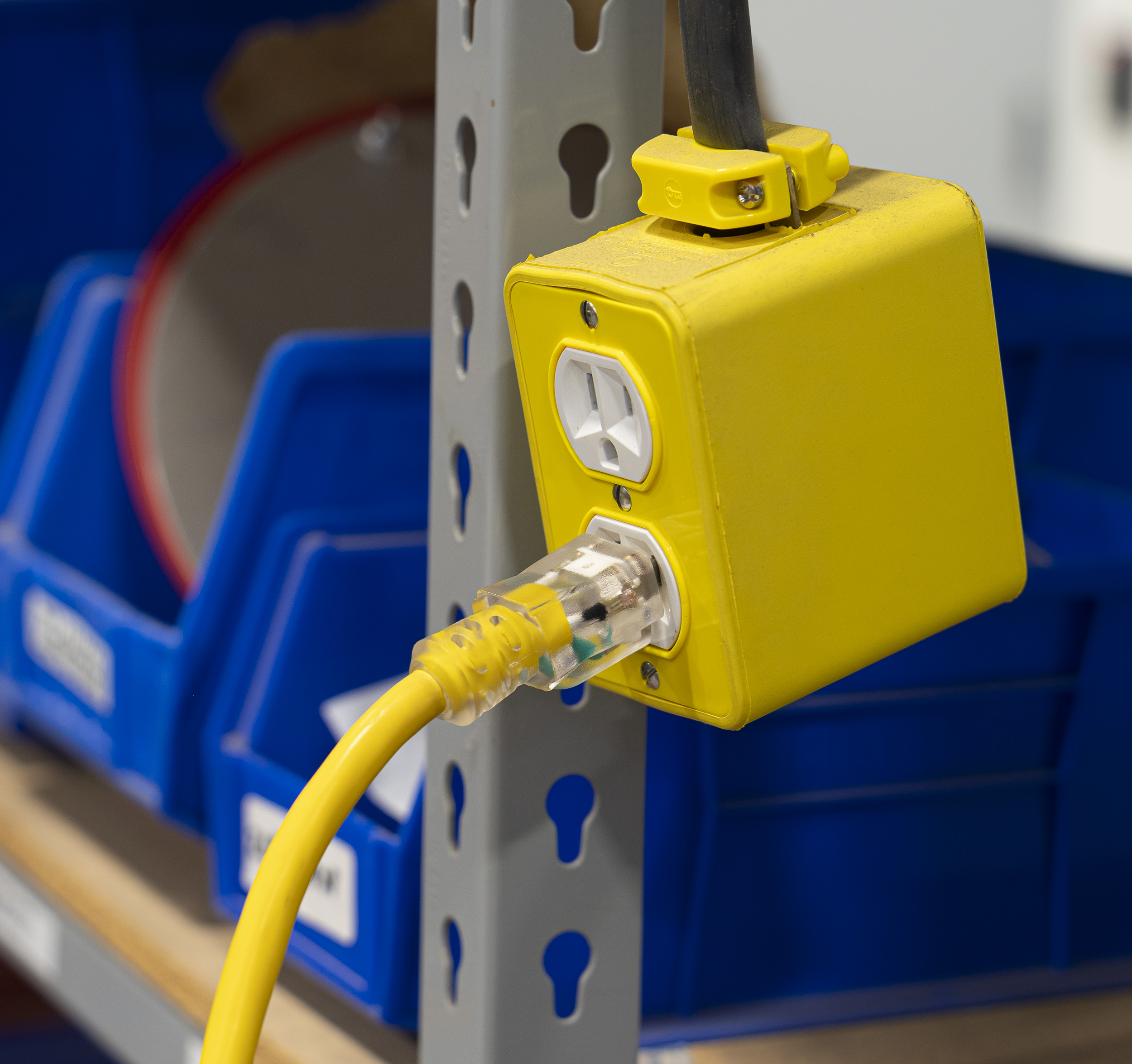 Extension Cord 25ft SJTW Yellow 12/3 Lighted End